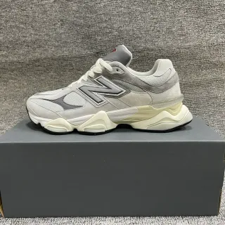 New Balance Gray White Sculpted Midsole Mesh And Suede Upper Chunky Sneakers