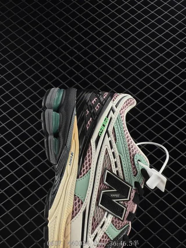 New Balance M1906 Noir Multicolore Maille Stratifiée Et Overlays Synthétiques Semelle Intermédiaire Ridgée Baskets Chunky 3
