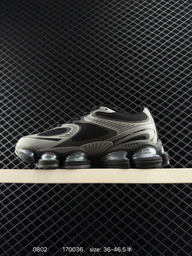 New Balance NB9060 Sneakers Chunky Gris et Noir 4