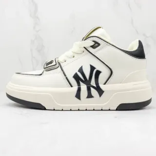 New Era New York Yankees Logo Lifestyle Sneaker