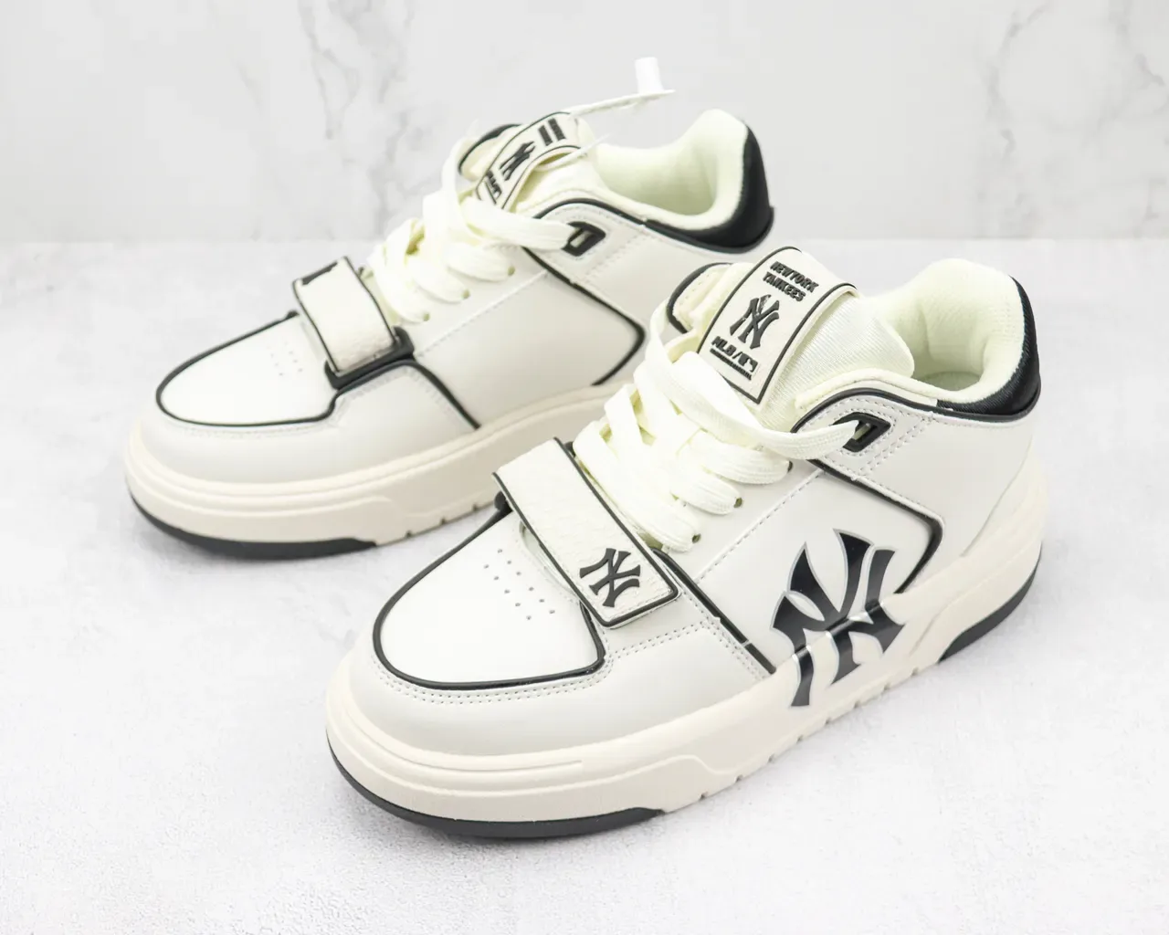 New Era New York Yankees Logo Lifestyle Sneaker 4