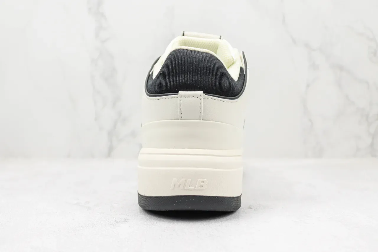 New Era New York Yankees Logo Lifestyle Sneaker 9