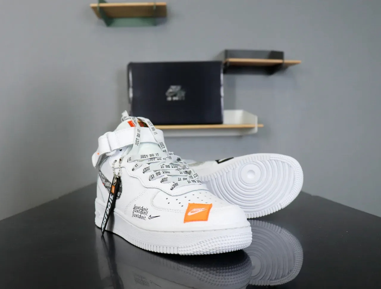 Nike Air Force 1 High Blanc Orange Graphique Sneakers Lifestyle 12
