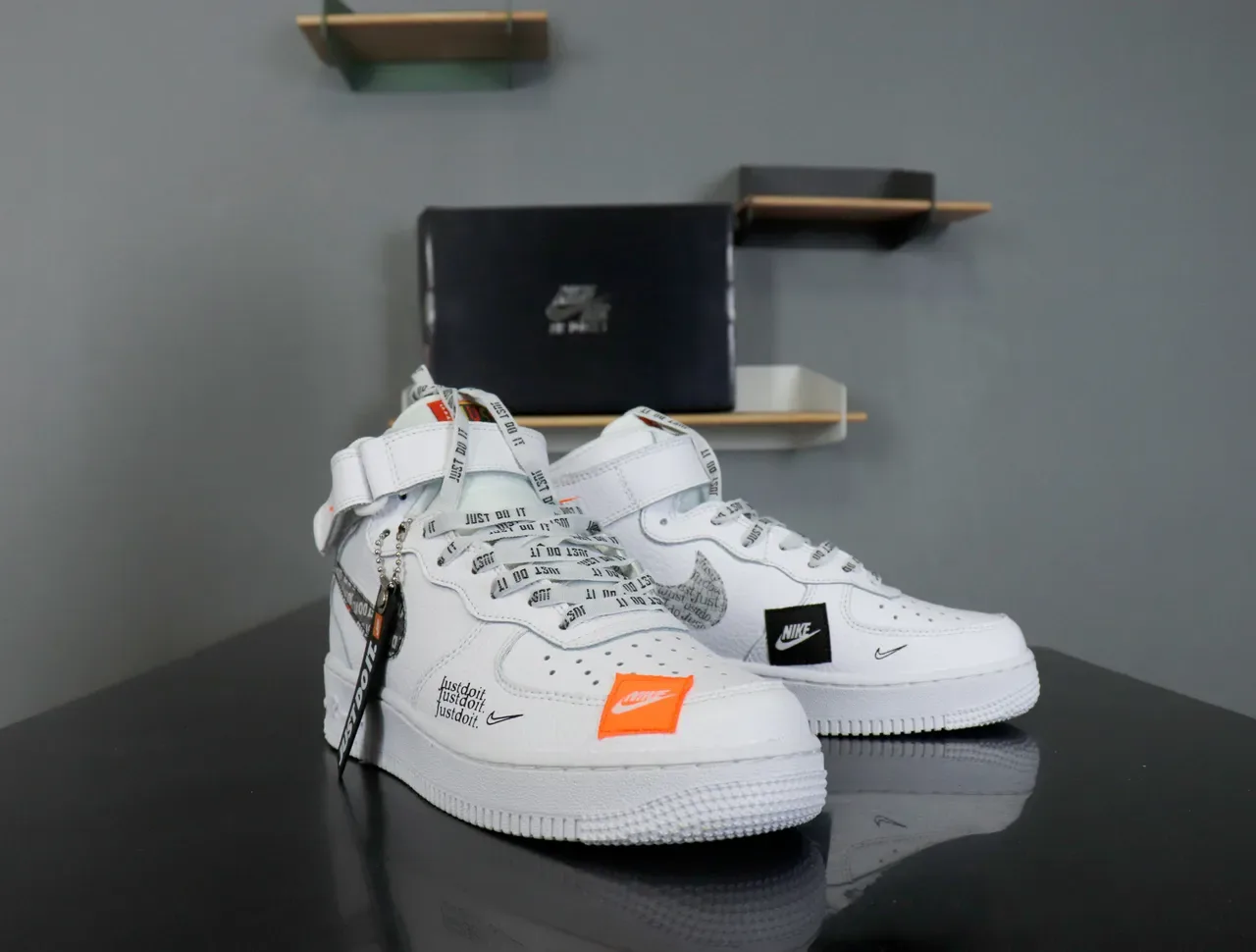 Nike Air Force 1 High Blanc Orange Graphique Sneakers Lifestyle 13