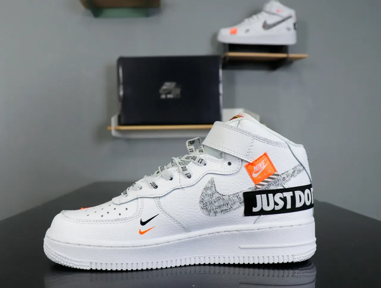 Nike Air Force 1 High Blanc Orange Graphique Sneakers Lifestyle 20