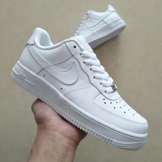 Nike Air Force 1 सफेद लाइफस्टाइल स्नीकर