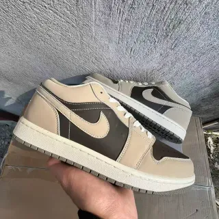 Nike Air Jordan 1 米色和棕色拼接生活方式运动鞋