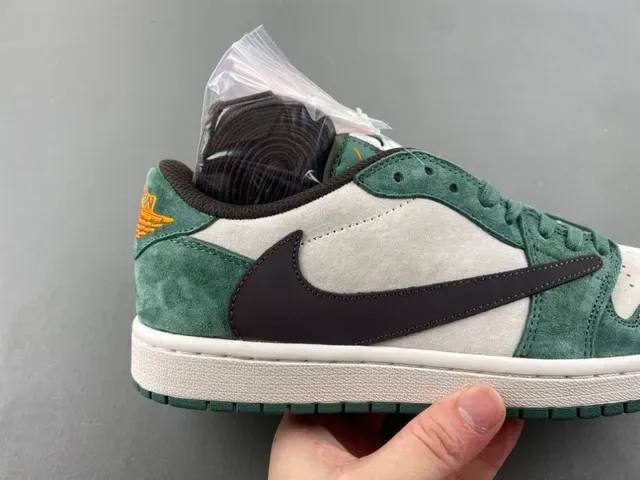 Sneakers Lifestyle Nike Air Jordan 1 Vert Forêt Suédé 3