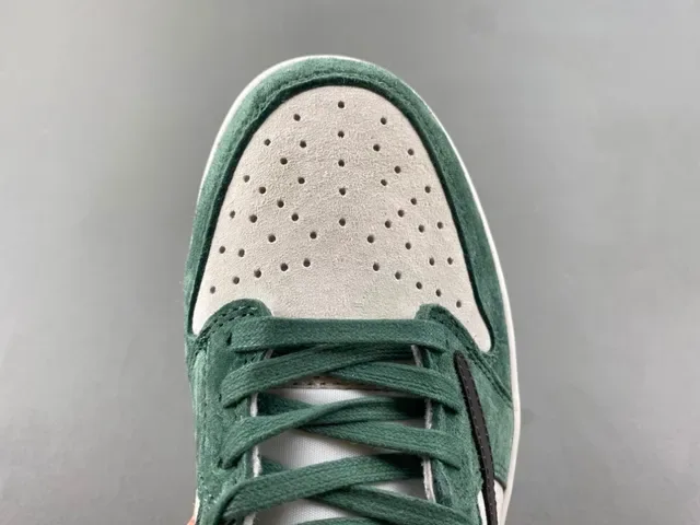 Sneakers Lifestyle Nike Air Jordan 1 Vert Forêt Suédé 6