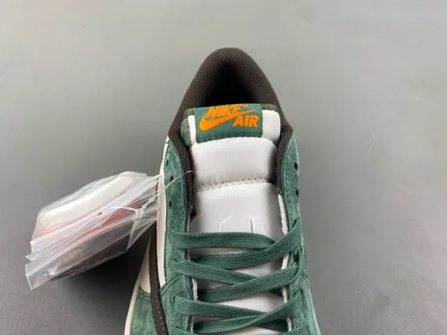 Sneakers Lifestyle Nike Air Jordan 1 Vert Forêt Suédé 7
