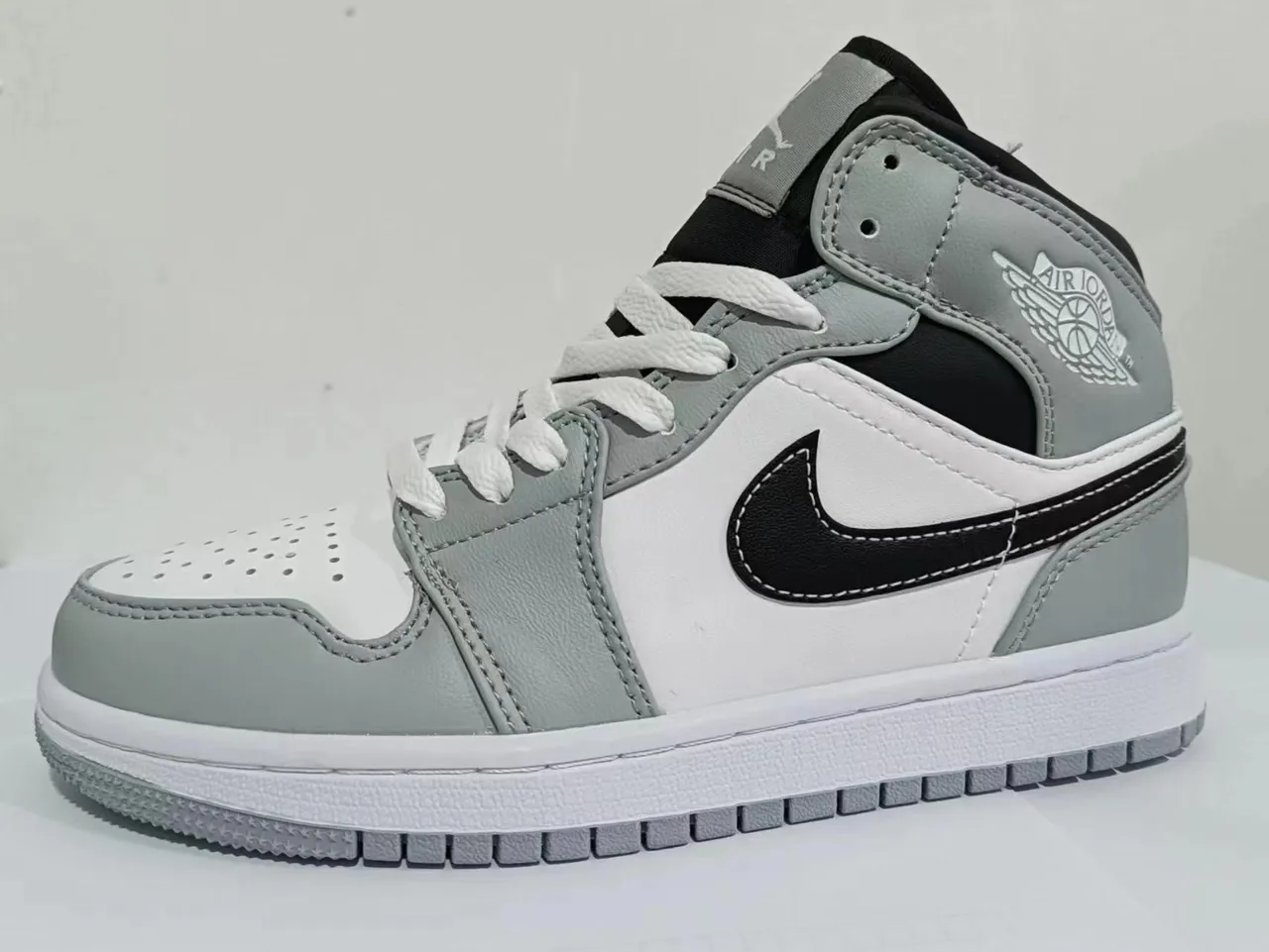 Nike Air Jordan 1 High Mauve and White Basketball Shoes 10