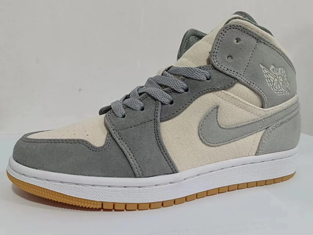Nike Air Jordan 1 High Mauve and White Basketball Shoes 12