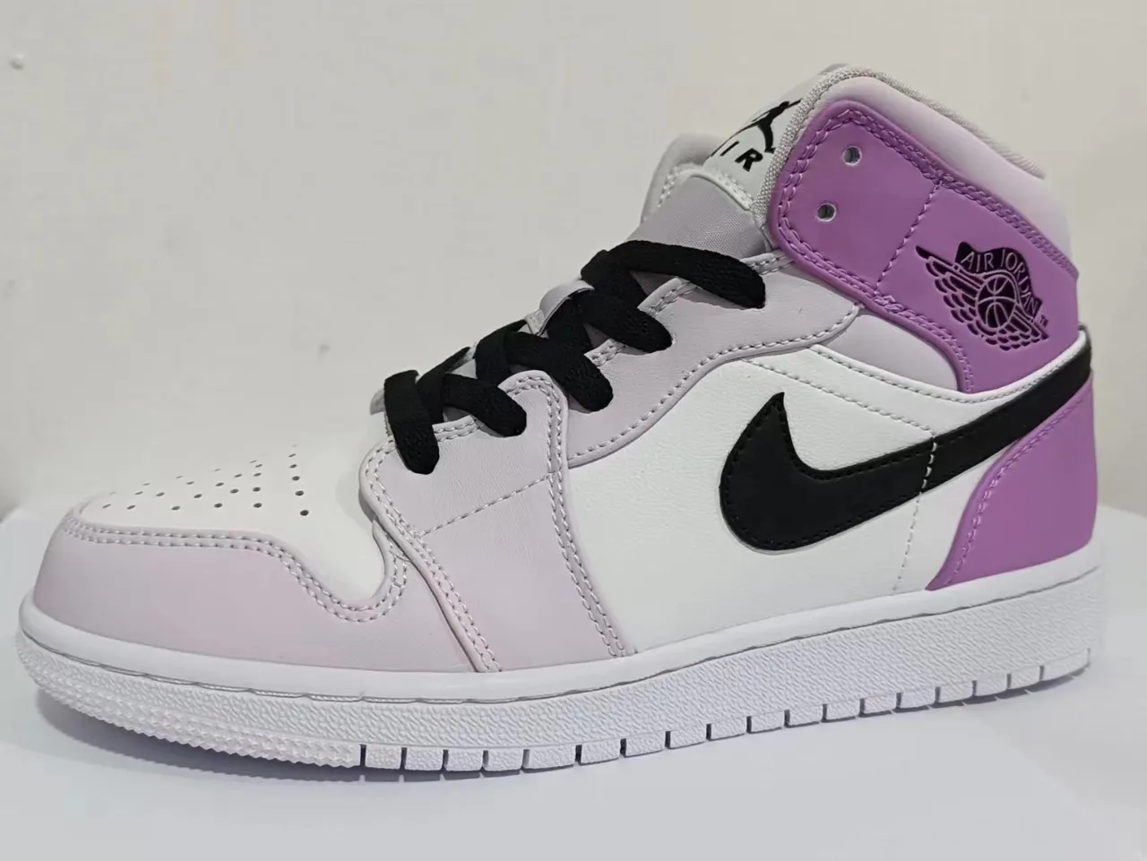 Nike Air Jordan 1 High Mauve and White Basketball Shoes 17
