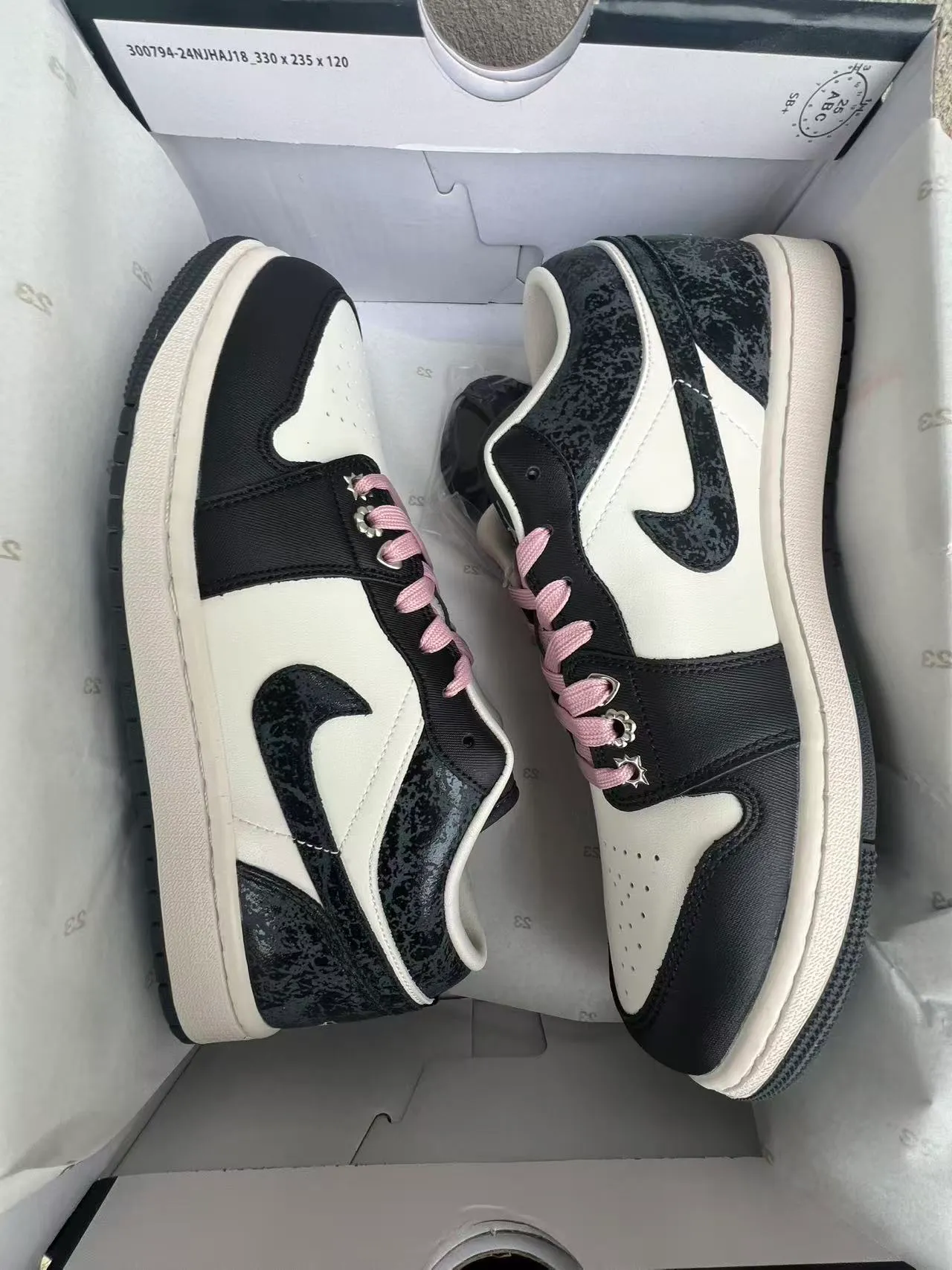 Nike Air Jordan 1 Low Black White Distressed Overlay Lifestyle Sneakers 9