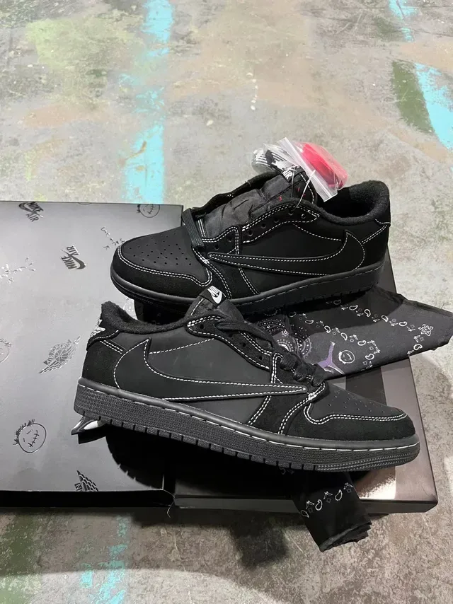 Nike Air Jordan 1 Low Black White Stitched Lifestyle Sneakers 11