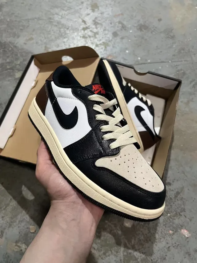 Nike Air Jordan 1 Low براون وايت بلاك لايف ستايل سنيكرز 2
