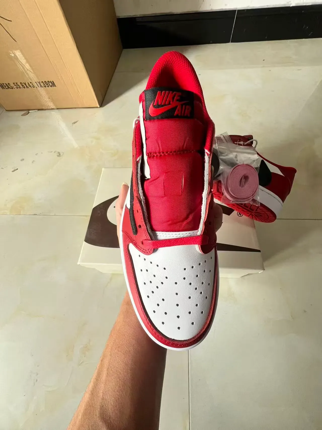 Nike Air Jordan 1 Rouge Blanc Noir lifestyle sneakers 3