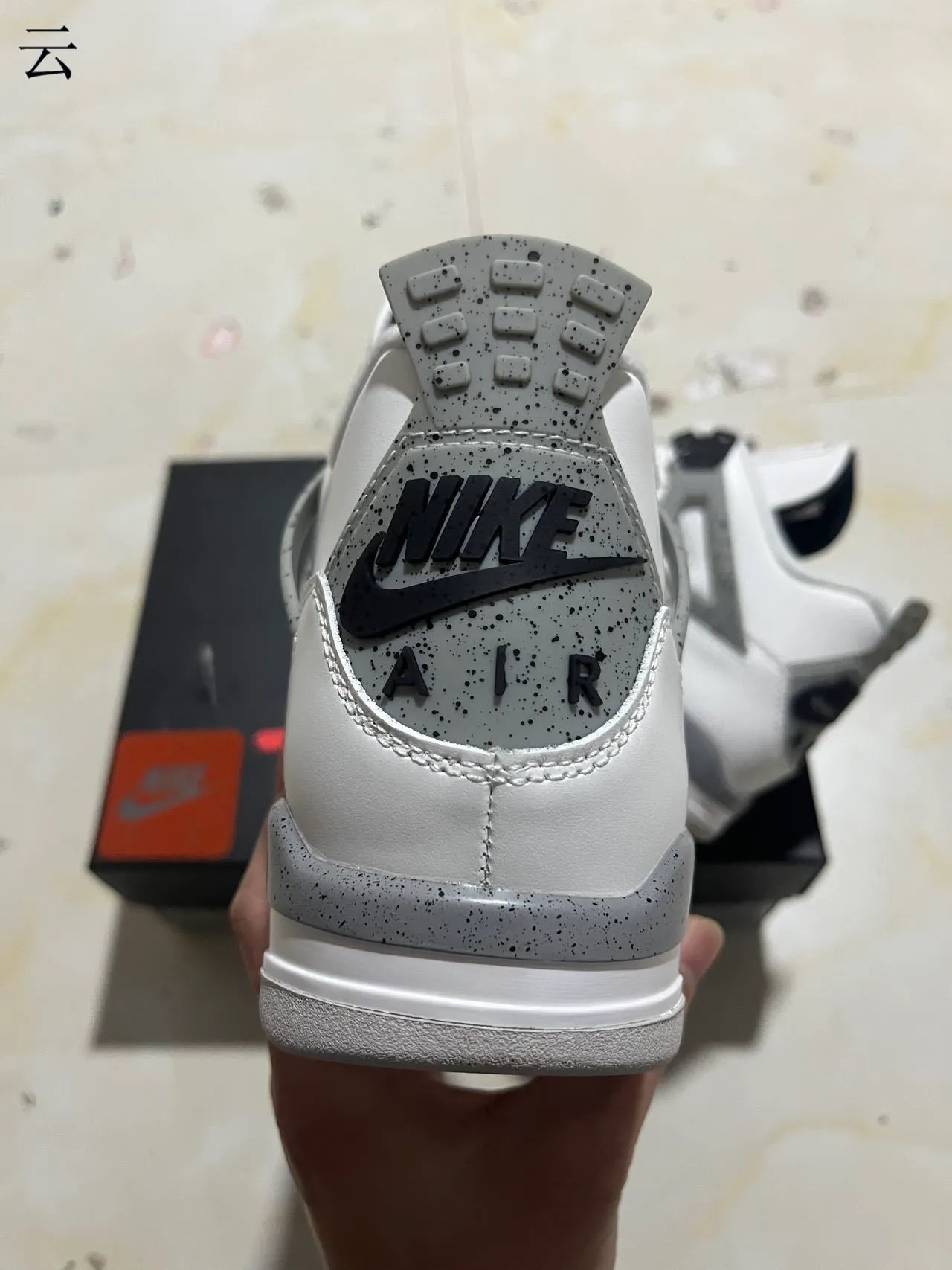 Nike Air Jordan 4 Blanches Grises Noires Chaussures de Basketball 7