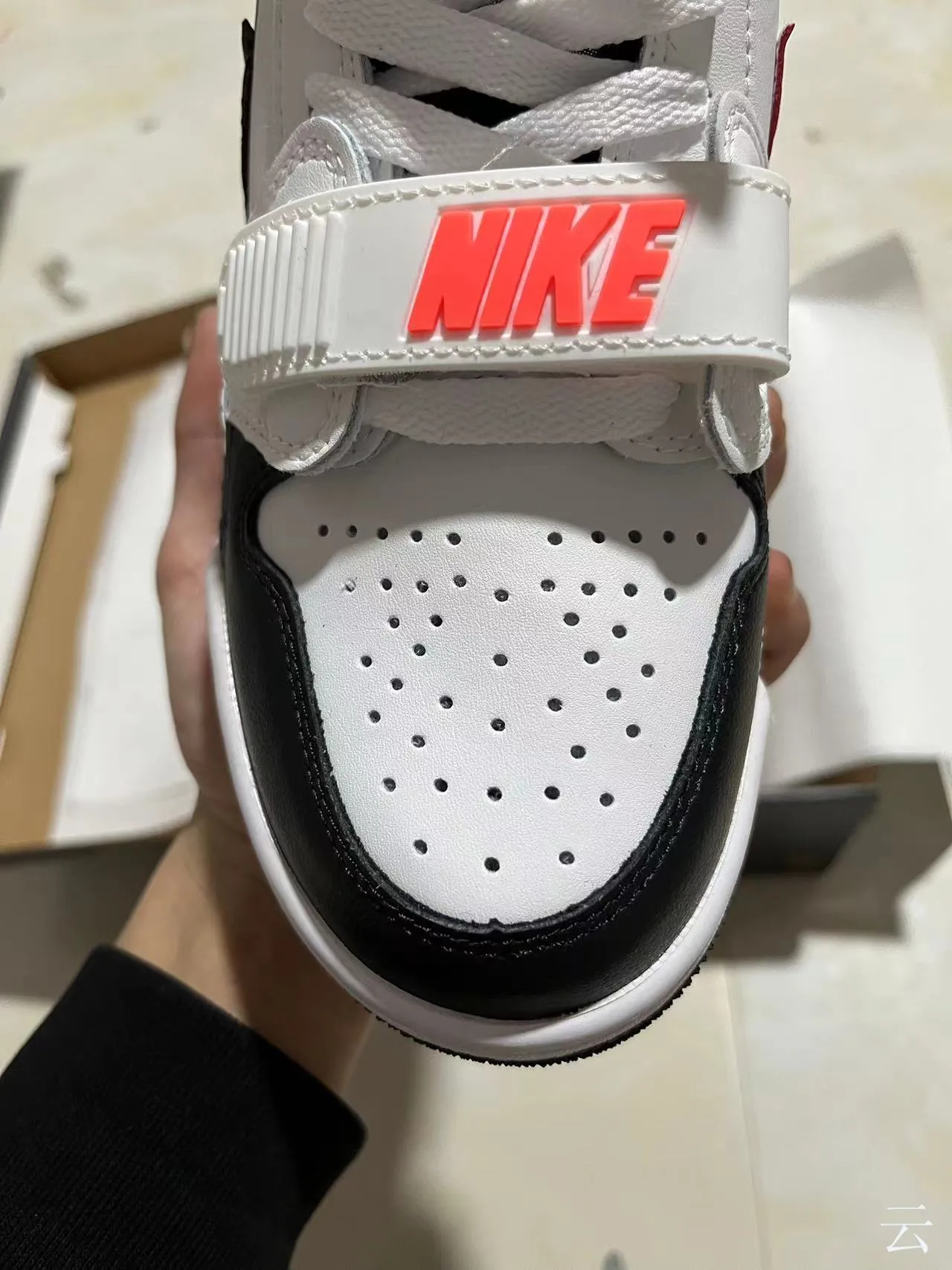 Nike Air Jordan Legacy 312 White Black Red Elephant Print Basketball Shoes 3