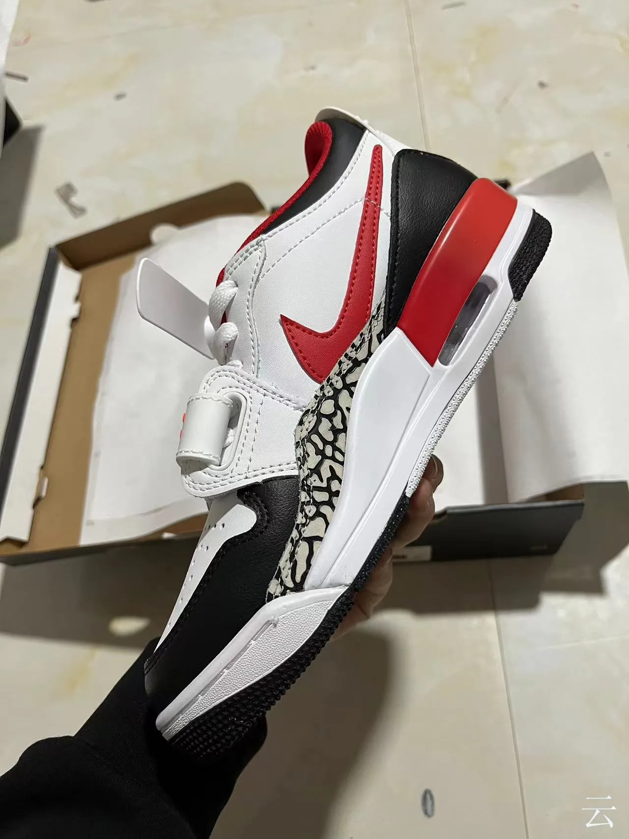 Nike Air Jordan Legacy 312 White Black Red Elephant Print Basketball Shoes 4