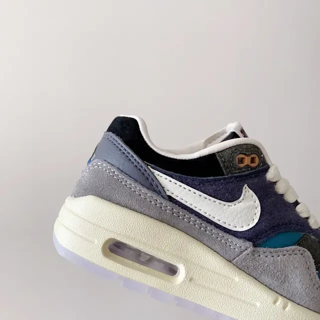Nike Air Max 1 Light Blue White Glitter Swoosh Lifestyle Sneakers 17