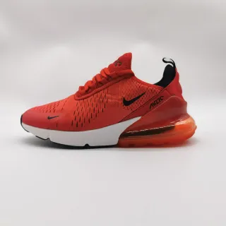 Nike Air Max 270 Red and White 生活方式运动鞋