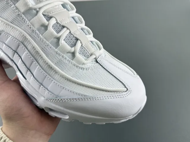 Nike Air Max 95 White Lifestyle Sneakers 2