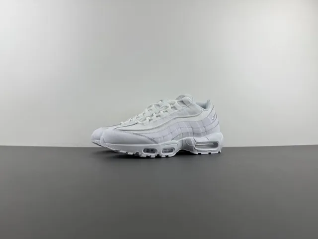 Nike Air Max 95 White Lifestyle Sneakers 9