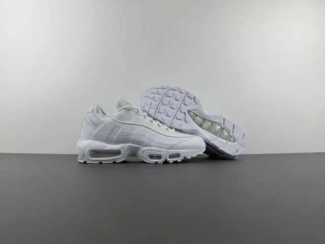 Nike Air Max 95 White Lifestyle Sneakers 11