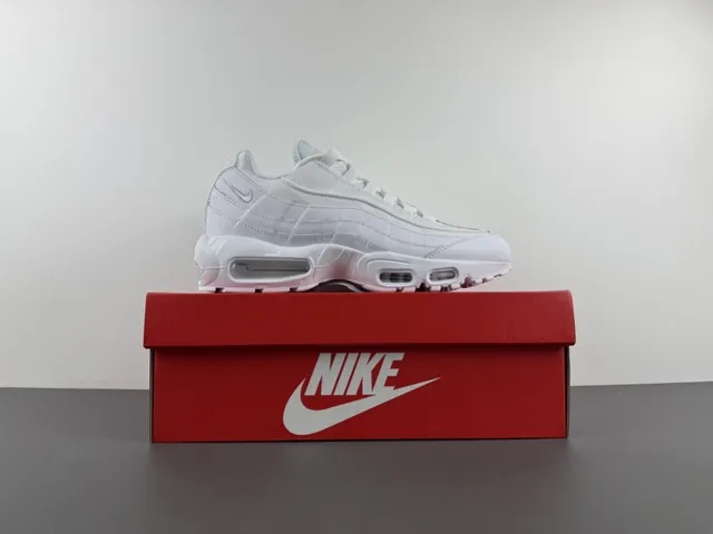 Nike Air Max 95 White Lifestyle Sneakers 13