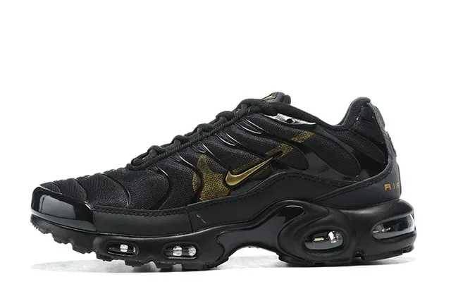 Nike Air Max Plus Black Yellow Lifestyle Sneakers 3