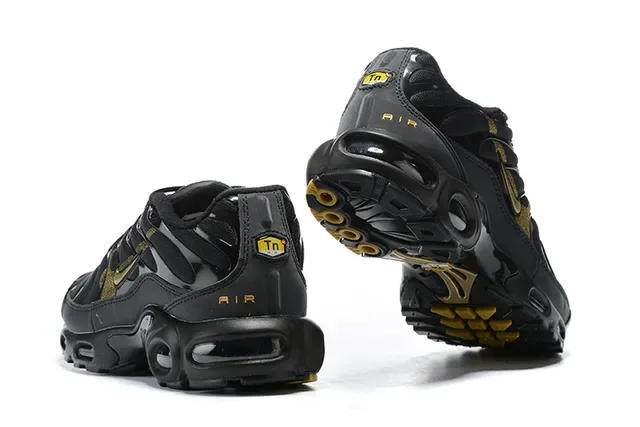 Nike Air Max Plus Black Yellow Lifestyle Sneakers 7