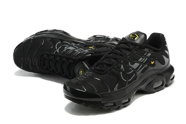 Nike Air Max Plus Black Yellow Lifestyle Sneakers 15