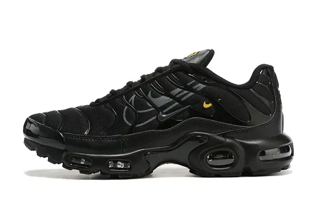 Nike Air Max Plus Black Yellow Lifestyle Sneakers 16