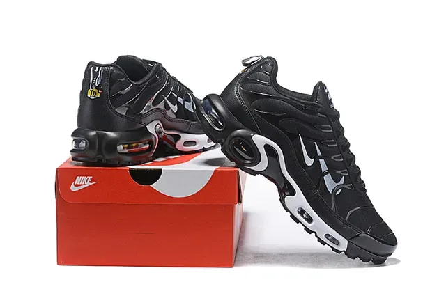 Nike Air Max Plus Black Yellow Lifestyle Sneakers 19