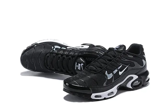 Nike Air Max Plus Black Yellow Lifestyle Sneakers 22