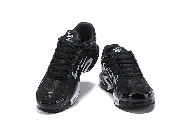 Nike Air Max Plus Black Yellow Lifestyle Sneakers 23