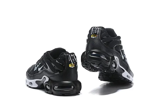 Nike Air Max Plus Black Yellow Lifestyle Sneakers 24