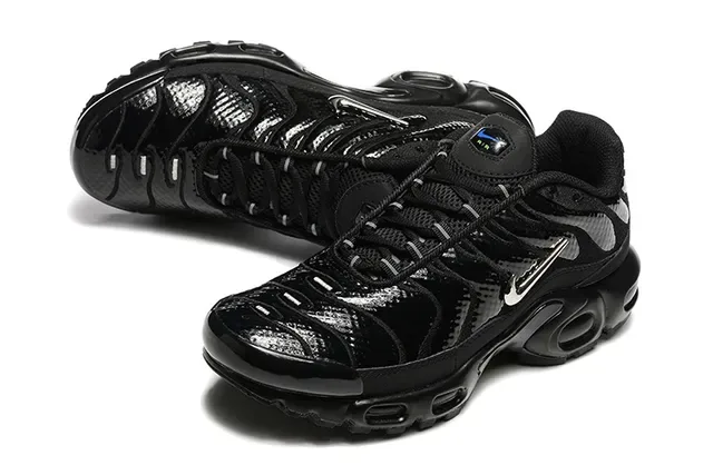 Nike Air Max Plus White and Light Blue Lifestyle Sneakers 3