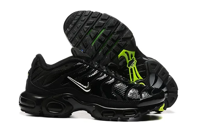 Nike Air Max Plus White and Light Blue Lifestyle Sneakers 4