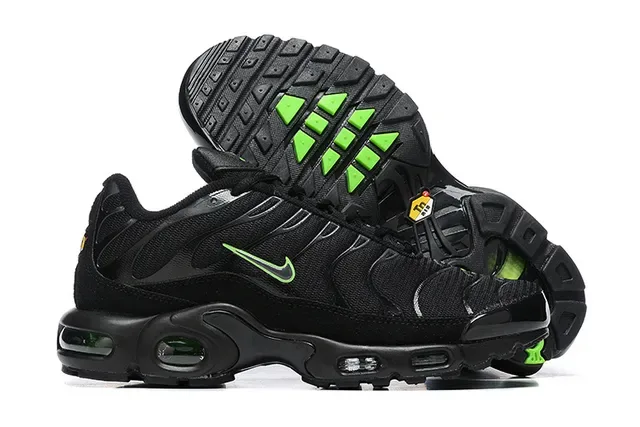 Nike Air Max Plus White and Light Blue Lifestyle Sneakers 23