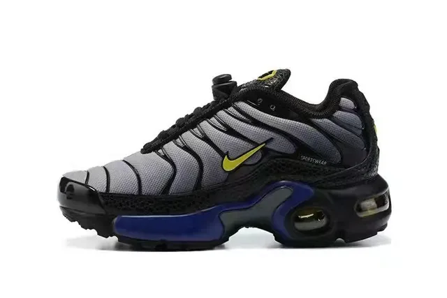 Nike Air Max Plus White Lifestyle Sneakers 4