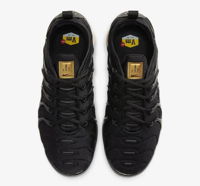 Nike Air VaporMax Plus Black Gold Lifestyle Sneakers 2