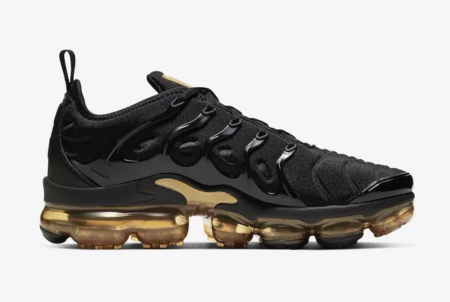 Nike Air VaporMax Plus Black Gold Lifestyle Sneakers 4