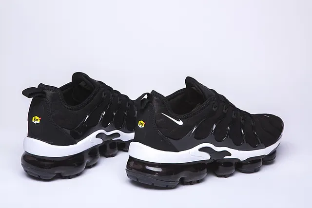 Nike Air VaporMax Plus কালো সাদা লাইফস্টাইল স্নিকার 10