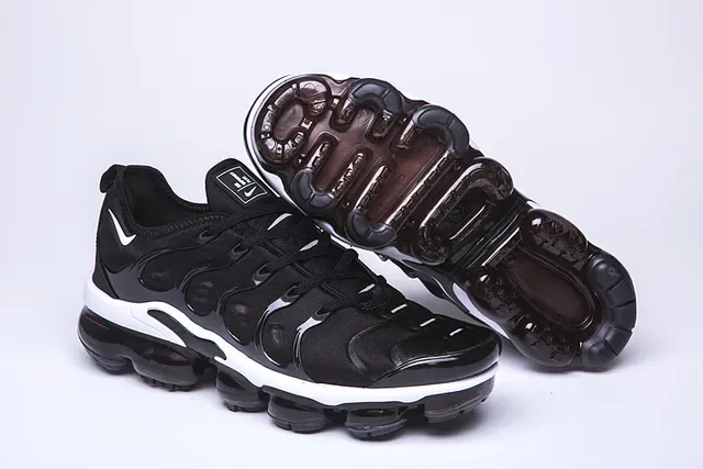 Nike Air VaporMax Plus কালো সাদা লাইফস্টাইল স্নিকার 11