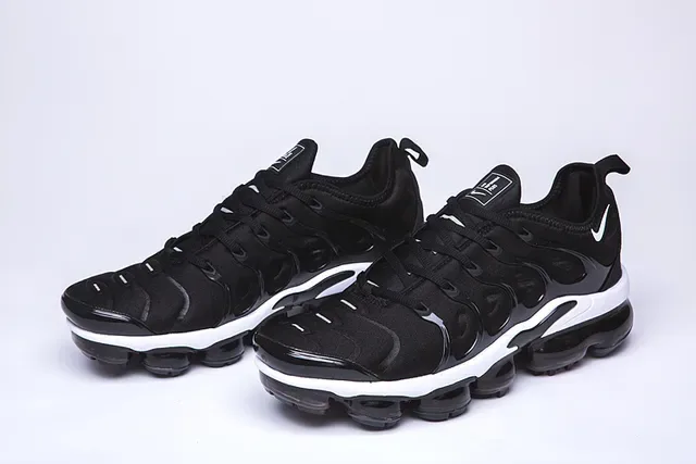 Nike Air VaporMax Plus কালো সাদা লাইফস্টাইল স্নিকার 12