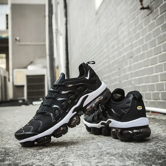 Nike Air VaporMax Plus কালো সাদা লাইফস্টাইল স্নিকার 16