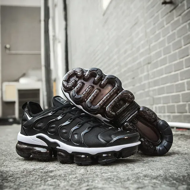 Nike Air VaporMax Plus কালো সাদা লাইফস্টাইল স্নিকার 18