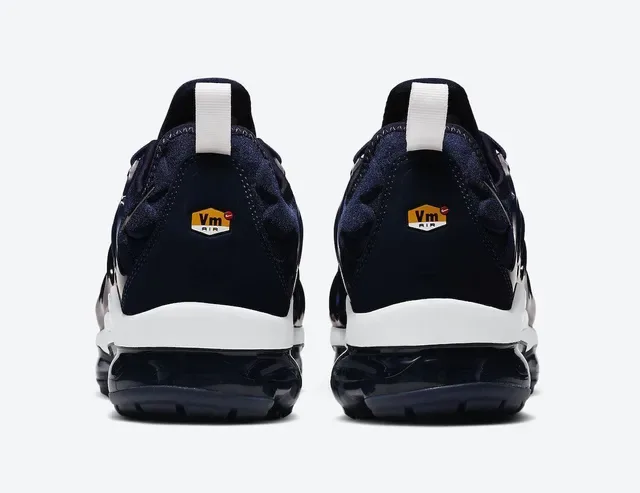 Nike Air VaporMax Plus Navy and White Lifestyle Sneakers 2